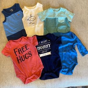 Bundle of Baby Gap onesies/rompers (newborn/0-3mo)